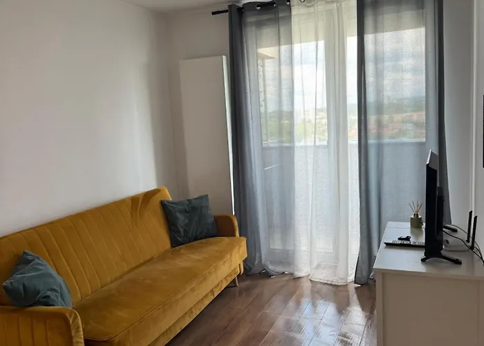 Self Check In Lubelska Free Parking